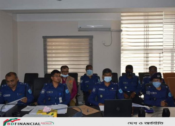 রেঞ্জ অফিস থেকে ডিআইজি হাবিবুর রহমান এর সাথে জুম কনফারেন্সে ফরিদপুরের পুলিশ সুপার