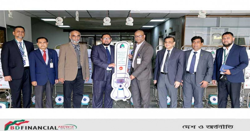ফার্স্ট সিকিউরিটি ইসলামী ব্যাংক বিমান বাংলাদেশ এয়ারলাইন্সে ১৫টি ওজন পরিমাপক যন্ত্র দিয়েছে