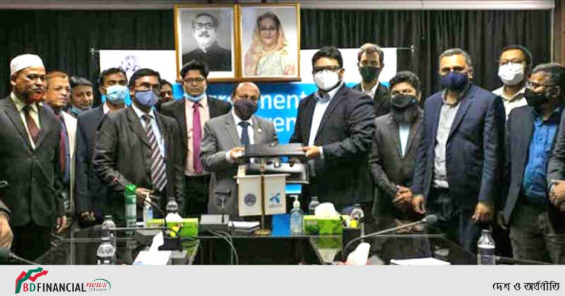গ্রামীণফোন ও রাজশাহী কৃষি উন্নয়ন ব্যাংক এর মধ্যে চুক্তি