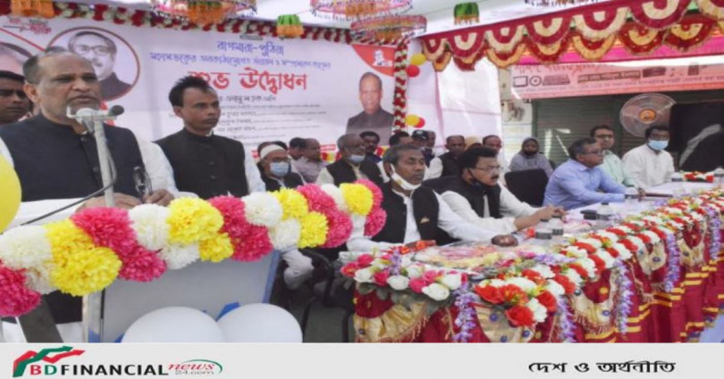 ইঞ্জিনিয়ার এনামুল হক এমপি পুঠিয়া-বাগমারা মহাসড়কের উন্নয়ন ও সম্প্রসারণ কাজের উদ্বোধন করলেন