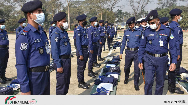 শেরপুর জেলার পুলিশ সদস্যদের মাসিক কিট প্যারেড অনুষ্ঠিত