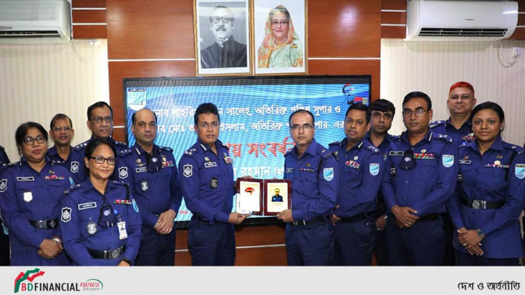 দুই অতিরিক্ত পুলিশ সুপার পুলিশ সুপারের বিদায় সংবর্ধনা