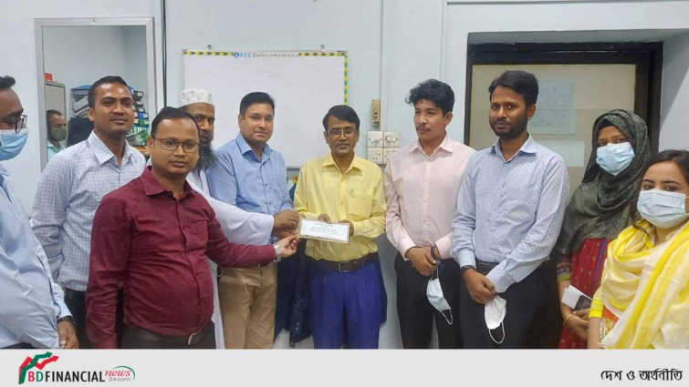 অসুস্থ ২ সহকর্মীর পাশে দুদক সার্ভিস অ্যাসোসিয়েশন