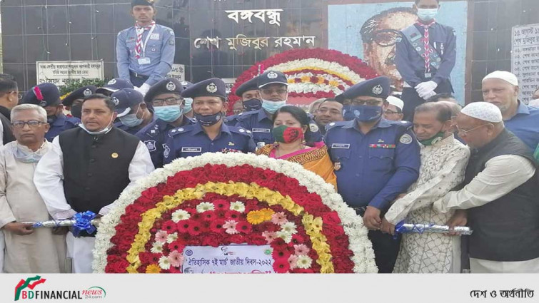 ঐতিহাসিক ৭ মার্চে পটুয়াখালীতে বঙ্গবন্ধুর প্রতিকৃতিতে পুষ্পস্তবক অর্পণ