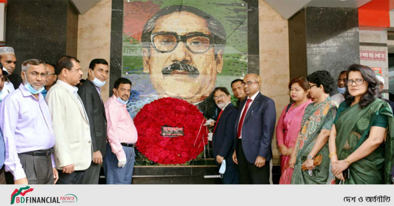 ঐতিহাসিক ৭ মার্চ উপলক্ষে বঙ্গবন্ধুর প্রতিকৃতিতে রূপালী ব্যাংকের শ্রদ্ধা