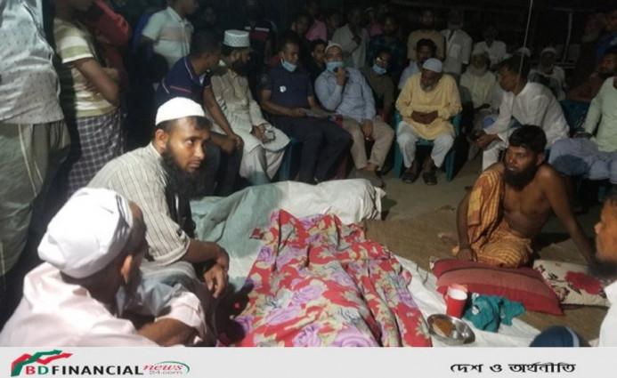 ছেলেদের মারামারি দেখে বাবার মৃত্যু!