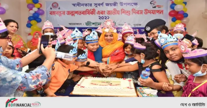 শিশুদেরকে বঙ্গবন্ধু এবং মুক্তিযুদ্ধের গল্প শোনালো পুনাক