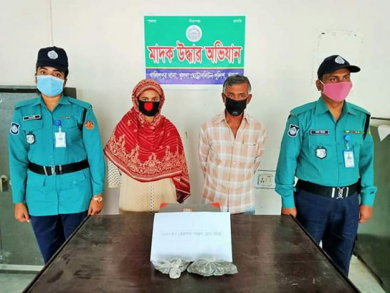 ৪০০ গ্রাম গাঁজা এবং ৩০ ইয়াবাসহ ৭ জনকে গ্রেফতার করেছে খুলনা মহানগর পুলিশ