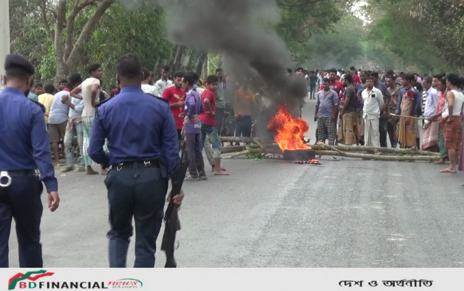 গোপালগঞ্জে বাসের ধাক্কায় যুবক নিহত, দুই ঘন্টা ঢাকা-খুলনা মহাসড়ক অবরোধ