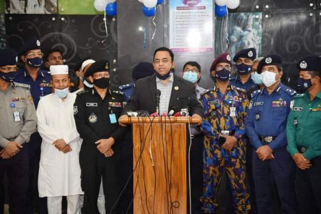 পলওয়েল কারনেশন শপিং সেন্টারের সংস্কারকাজ উ‌দ্বোধন করলেন  আই‌জি‌পি