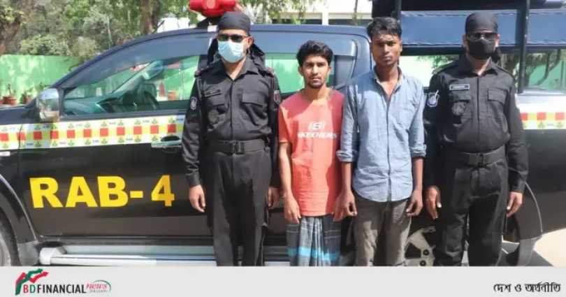 বাস চাপায় গার্মেন্টস কর্মকর্তা নির্মমভাবে হতাহতের ঘটনায় পলাতক ২ আসামীকে গ্রেফতার করেছে র‌্যাব-৪