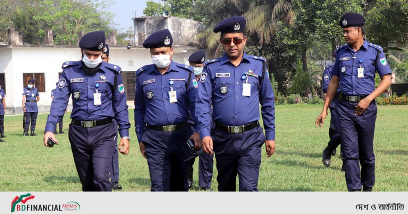বাগেরহাটে জেলা পুলিশের সাপ্তাহিক মাস্টার প্যারেড অনুষ্ঠিত