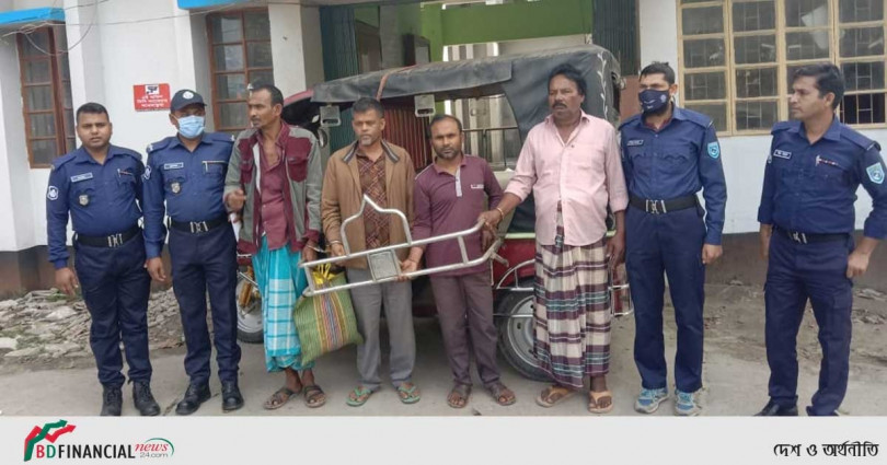 অচেতন করে অটো ছিনতাইকারী চক্রকে গ্রেফতার করেছে লালমনিরহাট জেলা পুলিশ