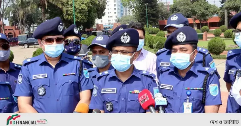 ভিভিআইপিদের সার্বিক নিরাপত্তা ও আইন-শৃঙ্গখলা রক্ষার্থে পুলিশ অফিসার ও ফোর্সদের ব্রিফিং করলেন ঢাকা জেলার পুলিশ সুপার