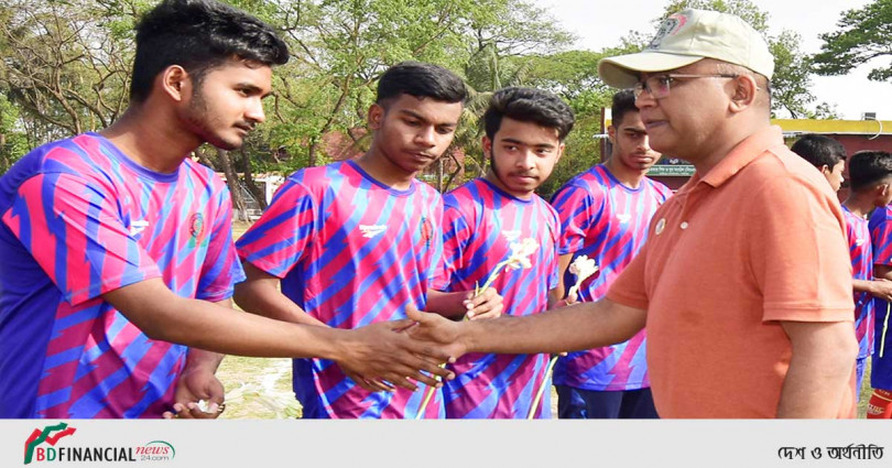 গাজীপুর সেনানিবাসে বাংলাদেশ সমরাস্ত্র কারখানার সহযোগিতায় “মুজিববর্ষ আন্তঃস্কুল ফুটবল প্রতিযোগিতা-২০২১”এর উদ্বোধন