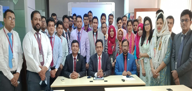 স্ট্যান্ডার্ড ব্যাংক ট্রেনিং ইনস্টিটিউটে “এক্সিলেন্স ইন কাস্টমার সার্ভিস” শীর্ষক প্রশিক্ষণ