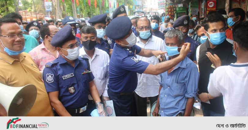 ঝালকাঠি জেলা পুলিশ কর্তৃক জনসচেতনতা ও মাস্ক বিতরণ কর্মসূচী