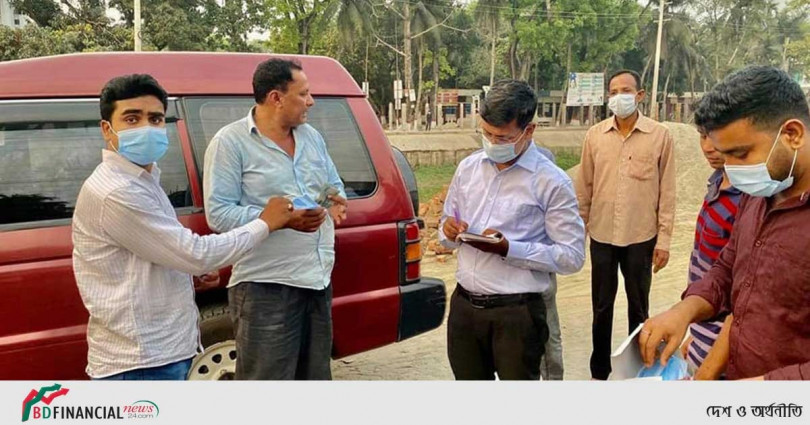 মানিকগঞ্জ জনসমাগমস্থলে চলছে ভ্রাম্যমাণ আদালত