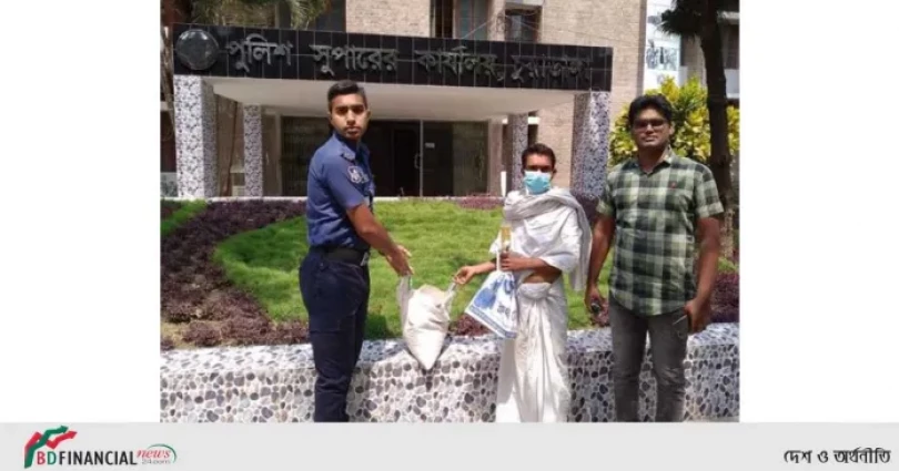 এক অসহায় হিন্দু পরিবারের মায়ের শেষকৃত্য অনুষ্ঠানে সহযোগিতা করলেন পুলিশ সুপার চুয়াডাঙ্গা