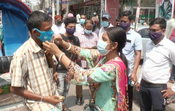 মাস্ক না পরায় বরিশালে ১৫ জনকে ২৮৫০ টাকা জরিমানা