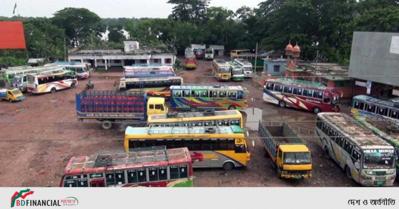 মাহিন্দ্রাসহ অবৈধ যানবাহন চলাচল নিষিদ্ধের দাবিতে ঝালকাঠি থেকে বিভিন্ন রুটে বাস চলাচল বন্ধ