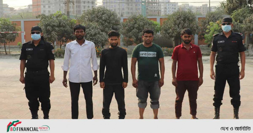 ৬৯ কেজি গাঁজাসহ ৪ মাদক ব্যবসায়ীকে গ্রেফতার করেছে র্যাব-২