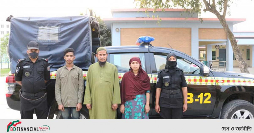 র্যাব-১২ এর পৃথক দুই অভিযানে ভারত থেকে অবৈধভাবে অনুপ্রবেশকারী রোহিঙ্গা এবং ফেনসিডিলসহ আটক পাঁচ