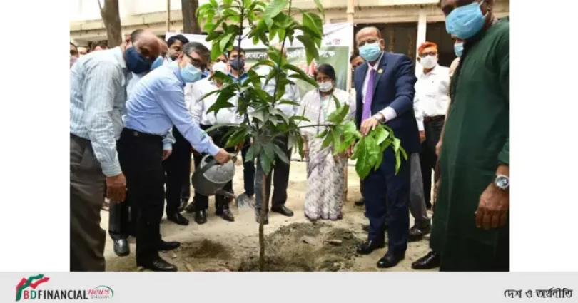 বঙ্গবন্ধুর জন্মশতবার্ষিকী উপলক্ষে বাংলাদেশ কৃষি ব্যাংকের স্টাফ কলেজ চত্বরে বৃক্ষরোপন