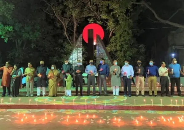 প্রদীপ জ্বালিয়ে গণহত্যা দিবস পালন করলো রংপুর মেট্রাপলিটন পুলিশ