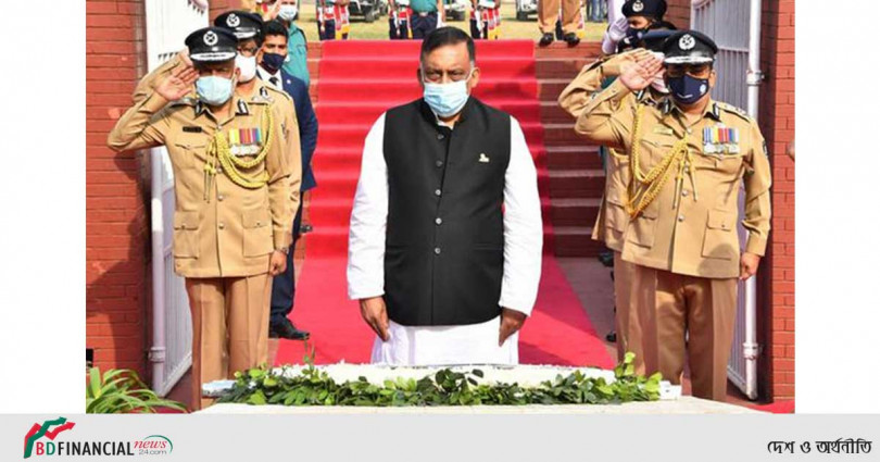 মহান স্বাধীনতা দিবসে শহীদ পুলিশ সদস্যদের প্রতি স্বরাষ্ট্রমন্ত্রী এবং আইজিপি'র শ্রদ্ধা