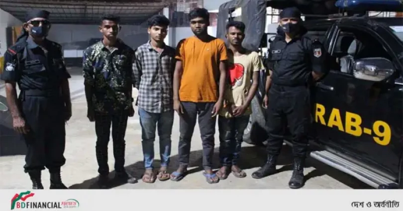র্যাব ৯ এর অভিযানে শ্রীমঙ্গল থেকে ১০ কেজি গাঁজাসহ ৪ মাদক কারবারি গ্রেপ্তার