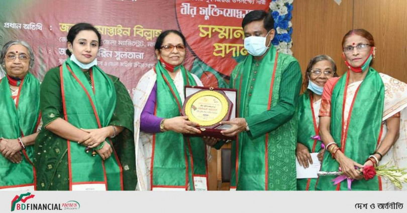 নারী বীর মুক্তিযোদ্ধাদের সম্মাননা প্রদান করলেন নারায়ণগঞ্জের জেলা প্রশাসক