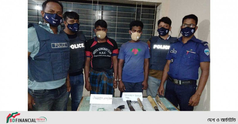 ফেনীর ফুলগাজীতে অস্ত্র সহ ২ জন আসামী গ্রেফতার