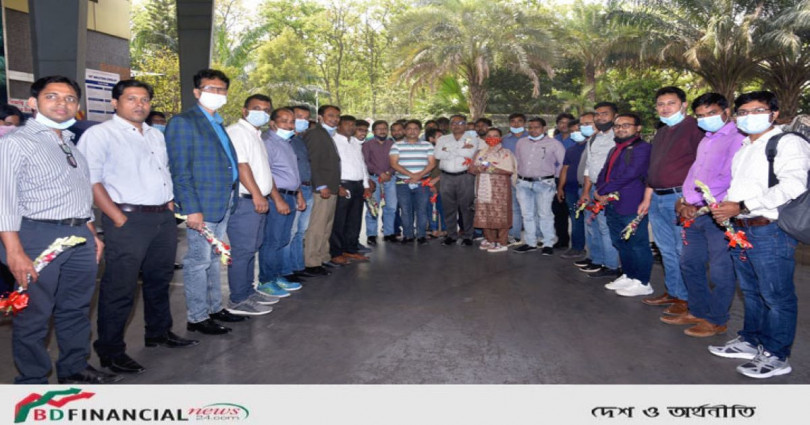 ওয়ালটন কারখানা পরিদর্শনে ক্যাপিটাল মার্কেট জার্নালিস্ট ফোরাম