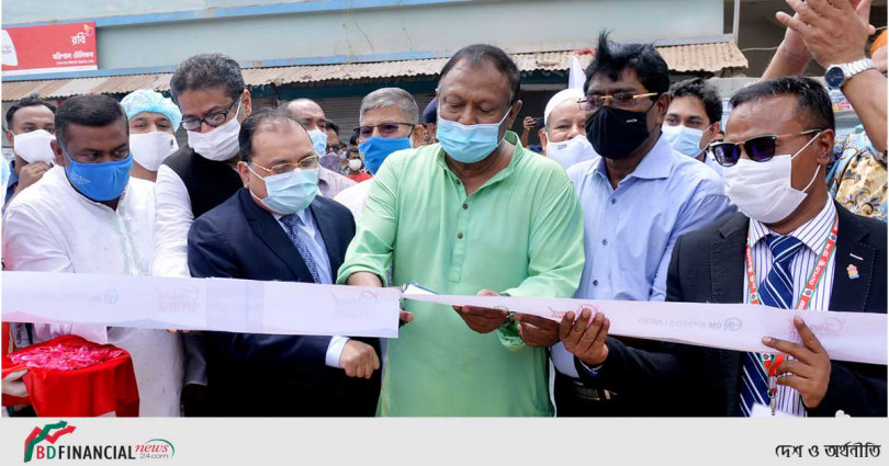 দেশবন্ধু গ্রুপের দুইটি আরএমজি ফ্যাক্টরি উদ্বোধন করলেন বাণিজ্যমন্ত্রী