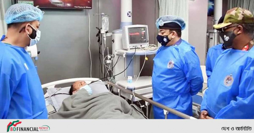 হেফাজতের নাশকতায় আহত পুলিশ সদস্যদের দেখতে গেলেন আইজিপি