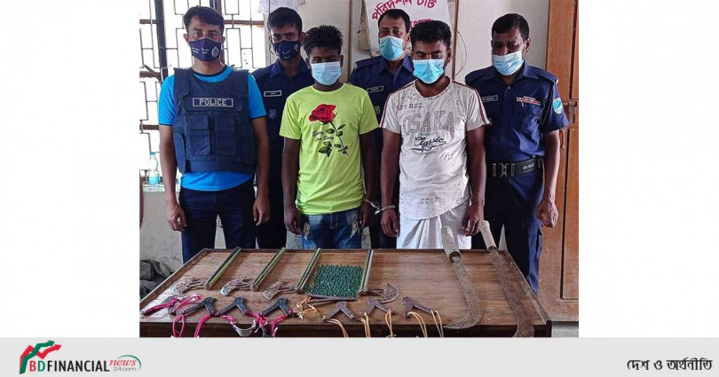 মাদারীপুর শিবচরে দেশীয় অস্ত্রসহ দুই যুবক আটক