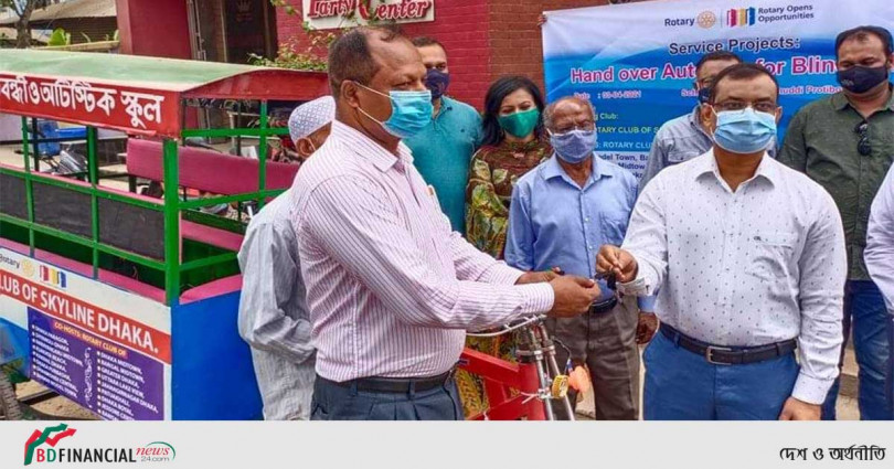 ভোলায় বুদ্ধি প্রতিবন্ধি স্কুলের শিক্ষার্থীদের দেয়া হলো স্কুল ভ্যান