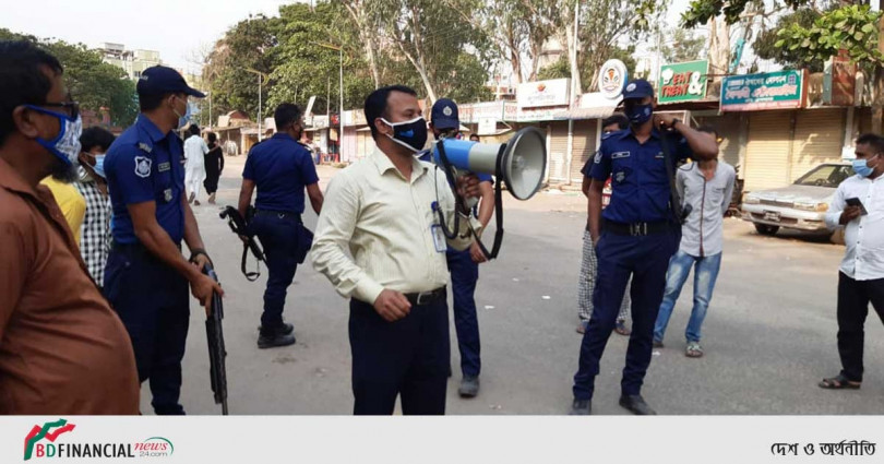 নারায়ণগঞ্জ ৩০০ শয্যা বিশিষ্ট হাসপাতালের গেটের সামনের সকল স্ট্রিট ফুডের দোকানগুলো বন্ধ করেছে জেলা প্রশাসন