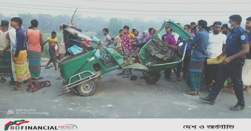 মুন্সীগঞ্জে ট্রাক চাপায় সিএনজি চালক সহ নিহত তিন