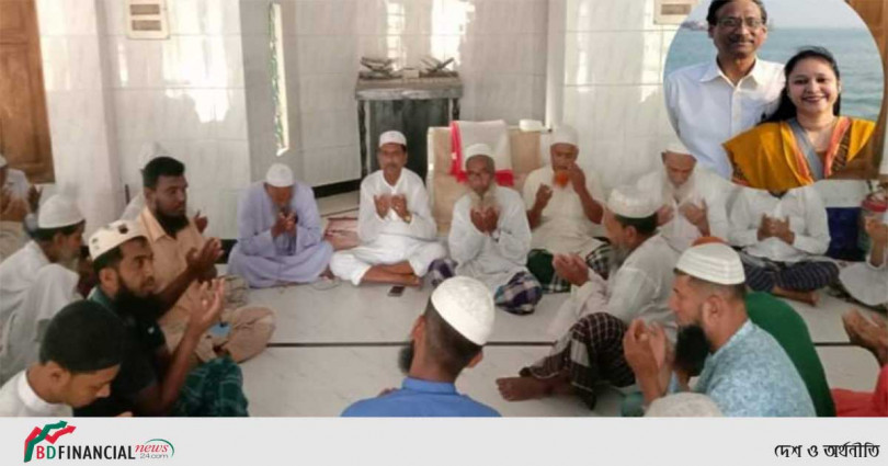 টুঙ্গিপাড়ায় শেখ মিলি ও শেখ সাইদুল ইসলামের সুস্থ্যতা কামনায় কোরআন খতম ও দোয়া মাহফিল অনুষ্ঠিত