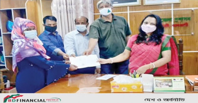 মেয়ে শিক্ষার্থীদের বৃত্তি দিল সঙ্গে আছি ফাউন্ডেশন