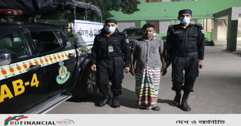 ২৭ কেজি গাঁজাসহ এক মাদক ব্যবসায়ী’কে গ্রেফতার করেছে র্যাব-৪