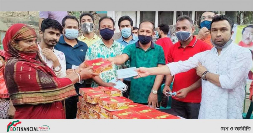 বঙ্গবন্ধু করোনা কুইক রেসপন্স টিমের সুরক্ষা সামগ্রী বিতরণ