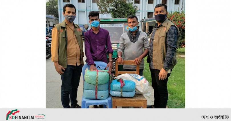 কুমিল্লা জেলা পুলিশের অভিযানে ১০ কেজি গাঁজা সহ মাদক ব্যবসায়ী গ্রেফতার