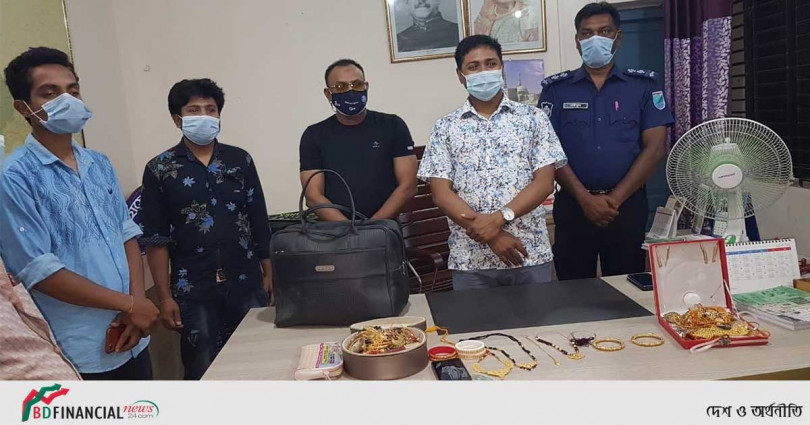 হারিয়ে যাওয়া স্বর্ণ, টাকা ও মোবাইল উদ্ধার করল কিশোরগঞ্জ জেলা পুলিশ