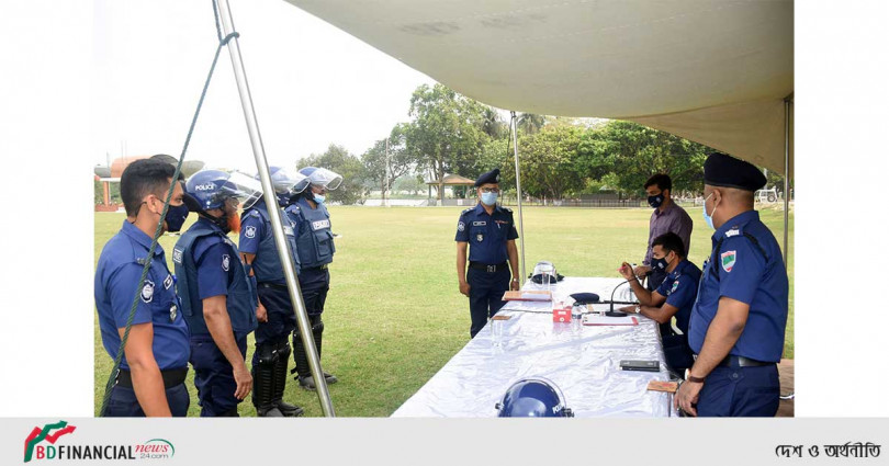 রায়ট ড্রিল ও আর্মস হ্যান্ডেলিং প্রশিক্ষণের উদ্বোধন করলেন কুষ্টিয়ার পুলিশ সুপার