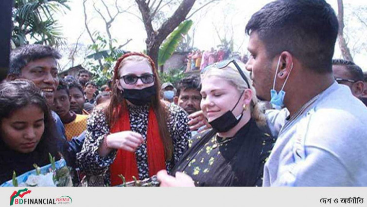 প্রেমের টানে বরিশালে জার্মান তরুণী