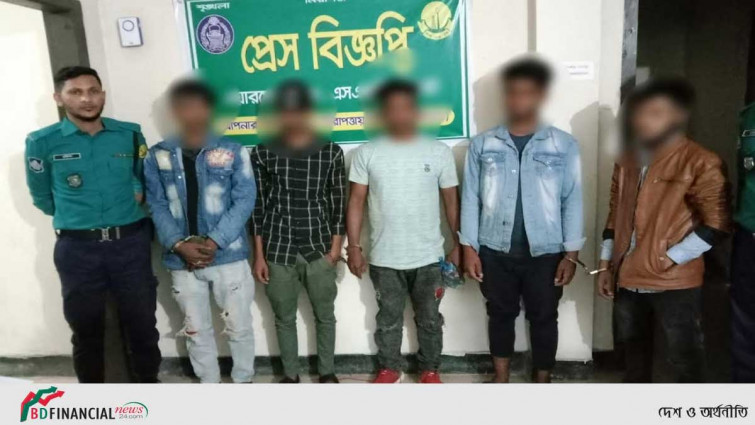 পুলিশ কর্তৃক অভিযান পরিচালনা করে আসামী গ্রেফতার
