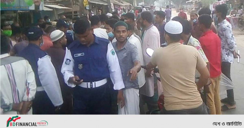 জয়পুরহাটে লকডাউনের বিধিনিষেধ মানতে বলায় ৩ ট্রাফিক পুলিশকে মারধর